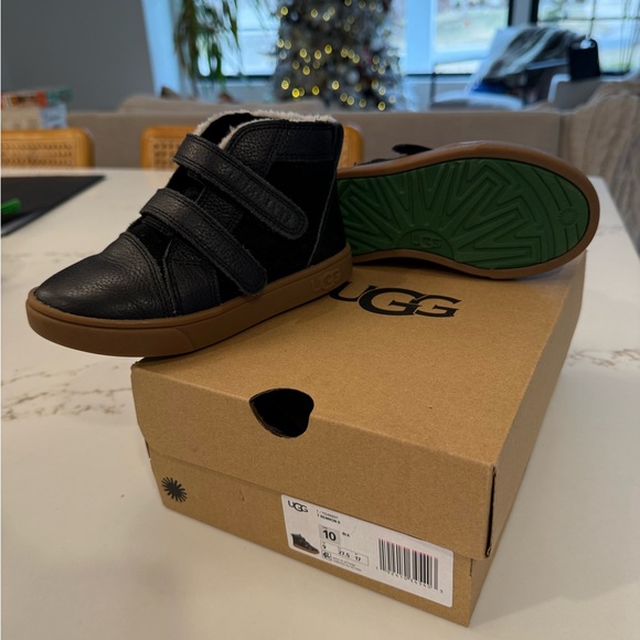 UGG Other - UGG Black Rennon II Leather Boots / Hightop Sneaker Sz
10 Toddler